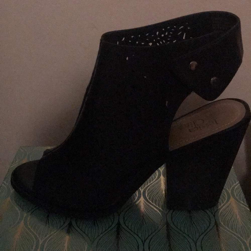 Black shoes only worn once